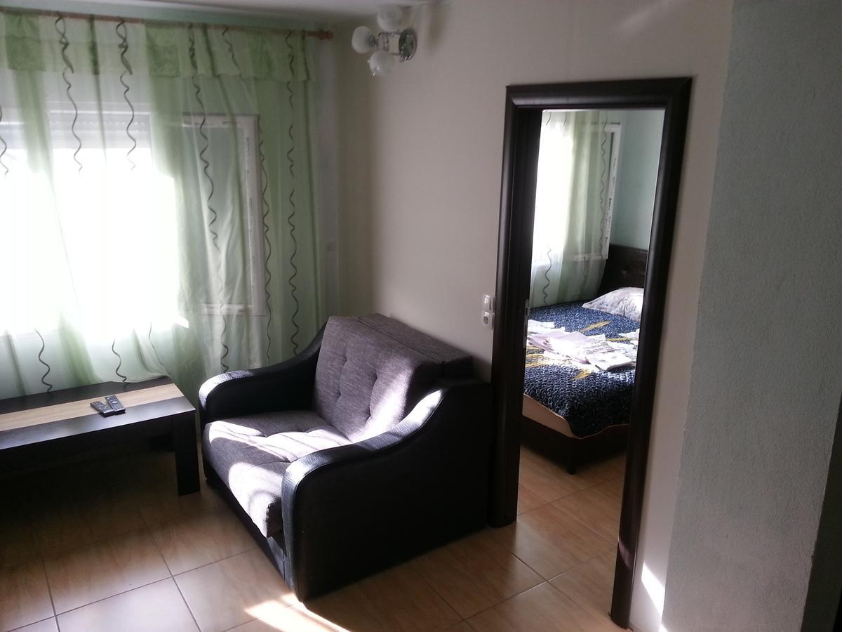 Apartments Dubrava 106 Добра вода Екстериор снимка